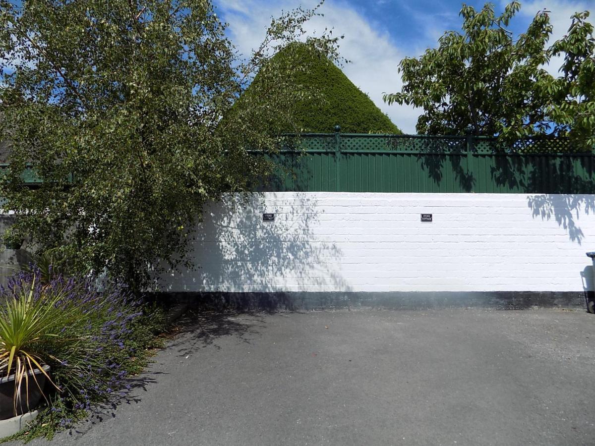 Double Award Winning 1700'S Grd 2 Listed Cottage Near Stonehenge Amesbury Exterior photo
