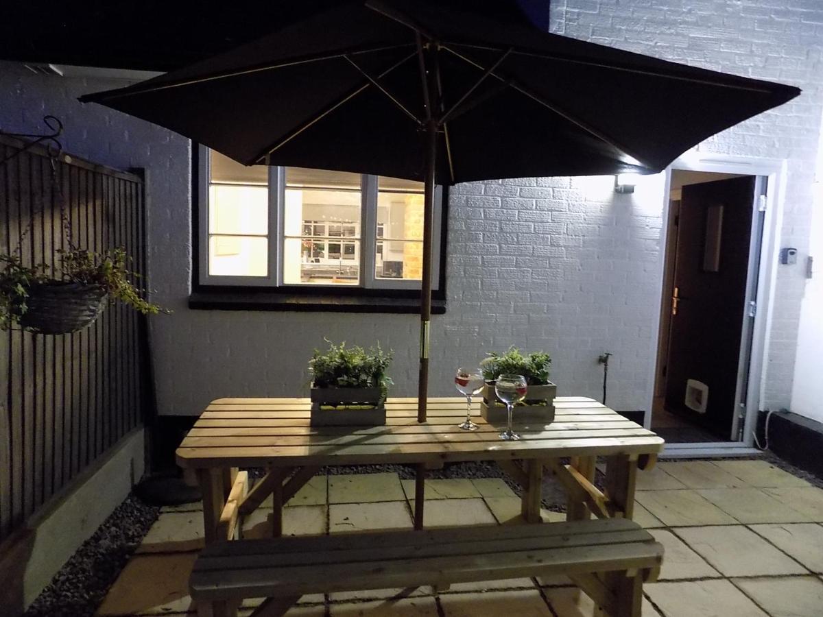 Double Award Winning 1700'S Grd 2 Listed Cottage Near Stonehenge Amesbury Exterior photo