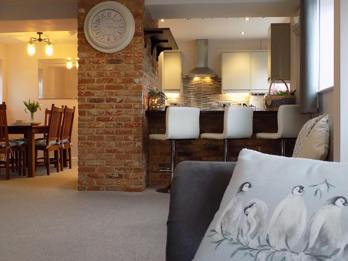 Double Award Winning 1700'S Grd 2 Listed Cottage Near Stonehenge Amesbury Exterior photo