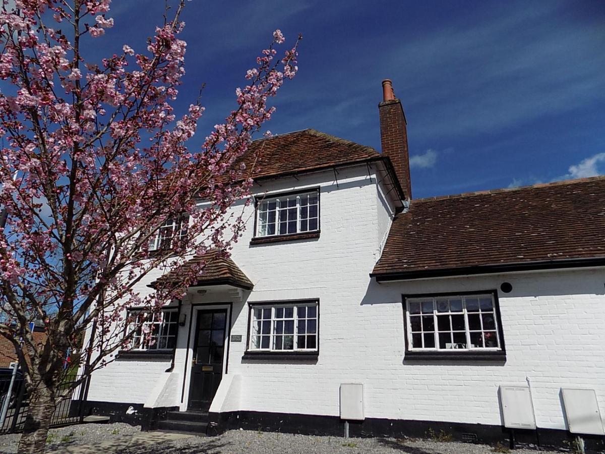 Double Award Winning 1700'S Grd 2 Listed Cottage Near Stonehenge Amesbury Exterior photo