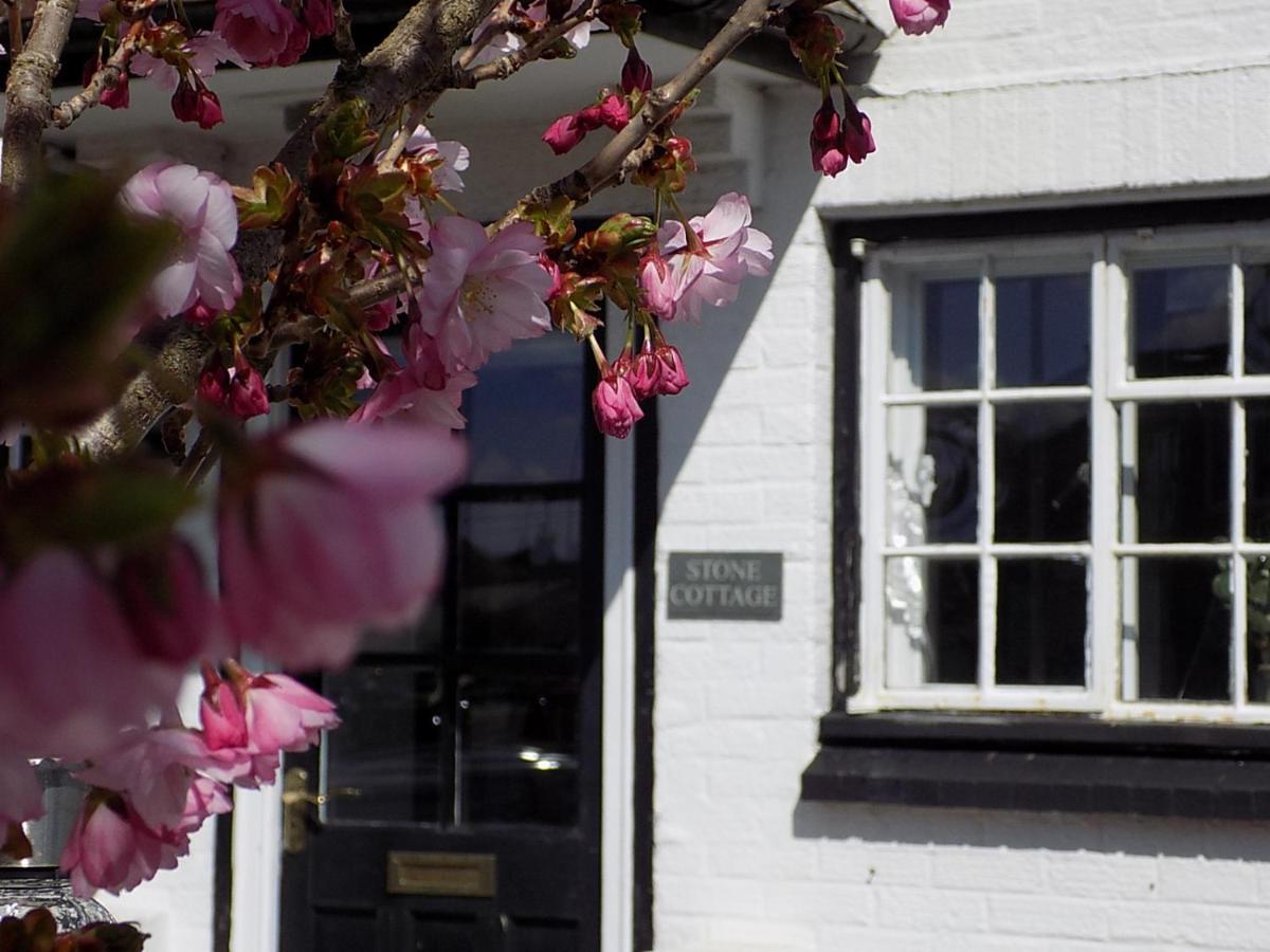 Double Award Winning 1700'S Grd 2 Listed Cottage Near Stonehenge Amesbury Exterior photo